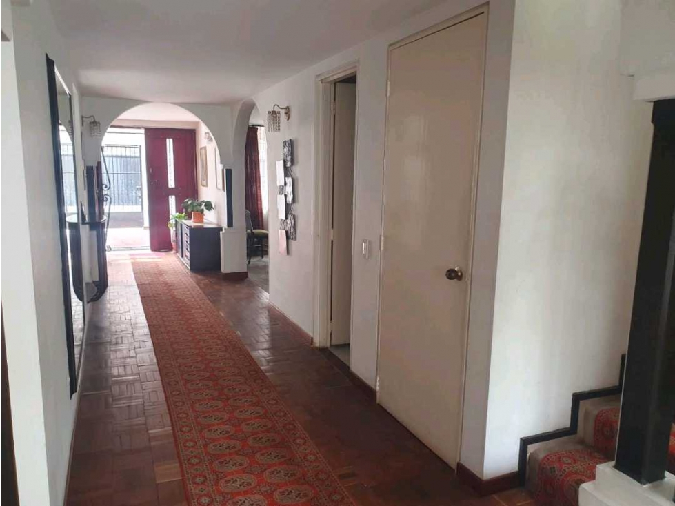 VENDO HERMOSA Y AMPLIA CASA EN EL BARRIO EL CONTADOR — foto 3