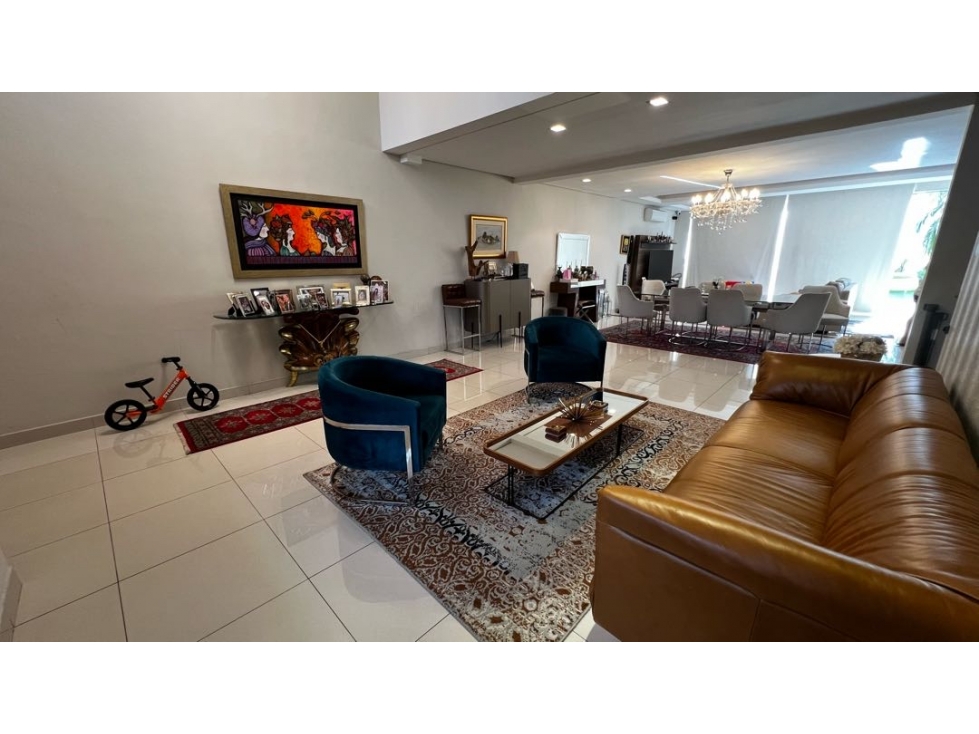 VENDO HERMOSA Y LUJOSA RESIDENCIA EN BARRIO MCAL ESTIGARRIBIA - 3