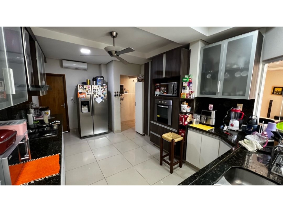 VENDO HERMOSA Y LUJOSA RESIDENCIA EN BARRIO MCAL ESTIGARRIBIA - 6