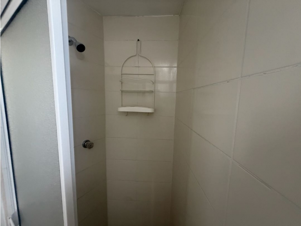 Vendo hermoso apartaestudio estación del metro Santa Lucía, vista — foto 3