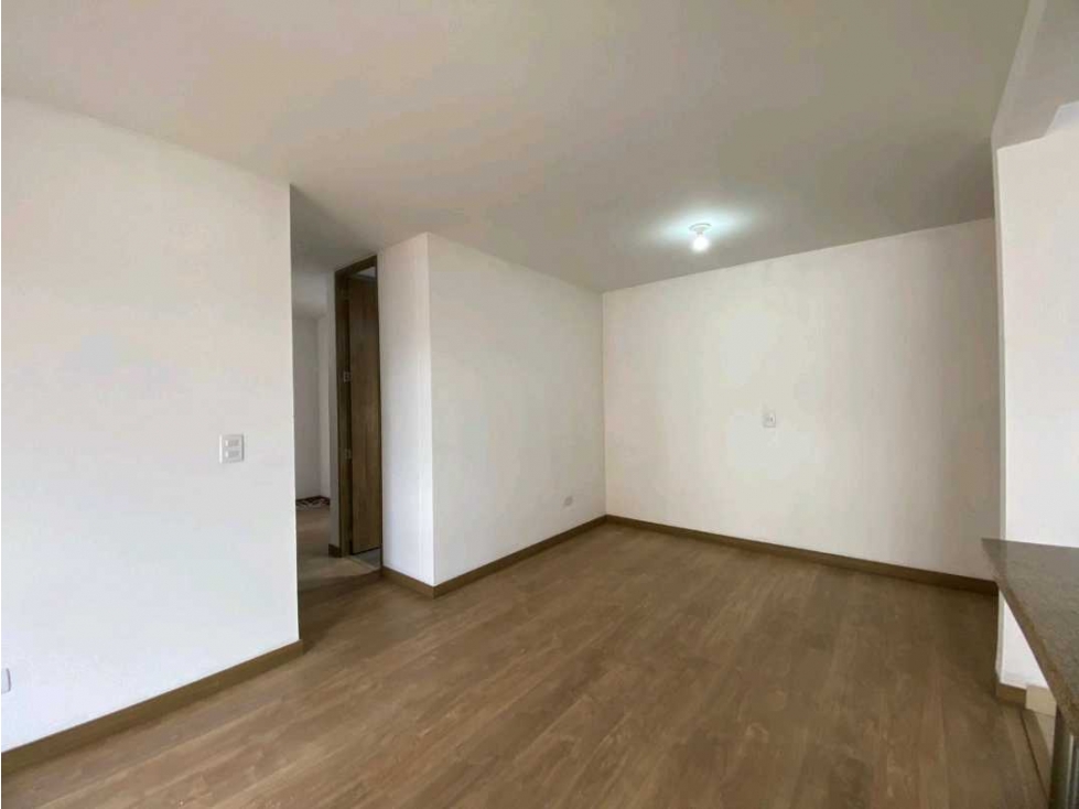 VENDO HERMOSO APARTAMENTO CONJUNTO LUCCA CON PARQUEADERO PRIVADO — foto 4