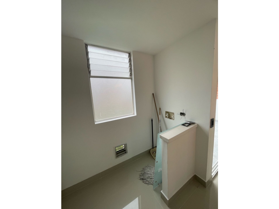 VENDO HERMOSO APARTAMENTO DE LUJO EN CALASANZ PARTE BAJA — foto 6