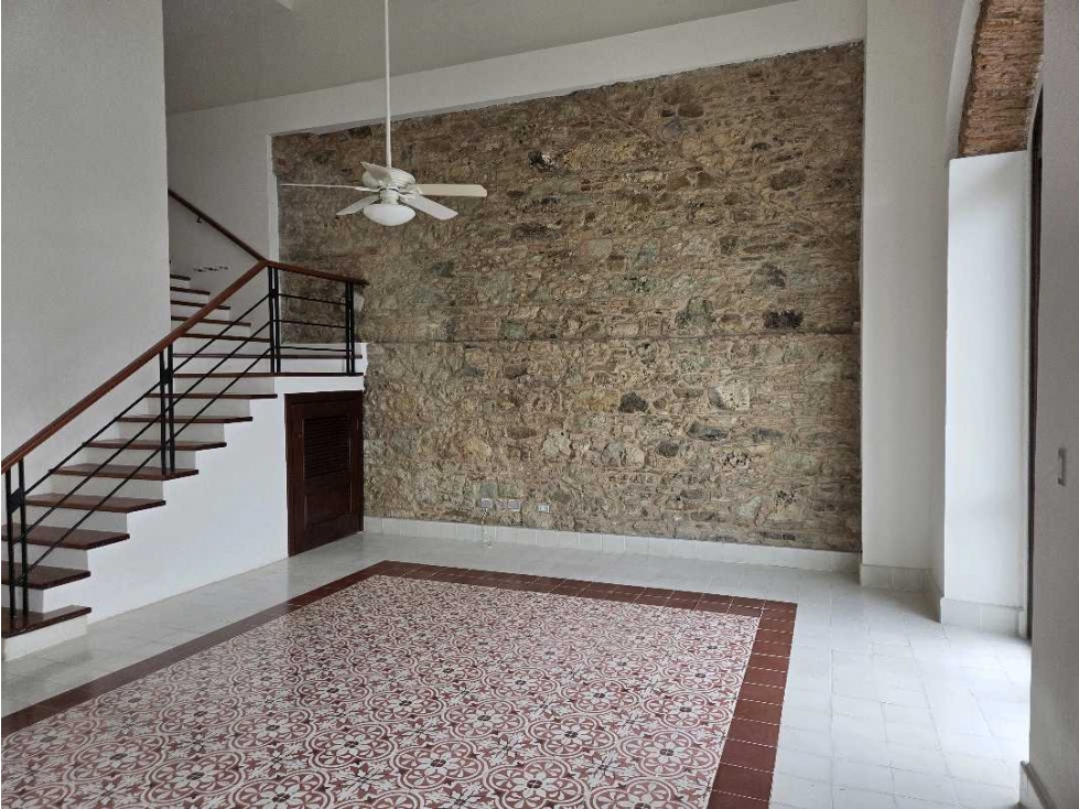 VENDO HERMOSO APARTAMENTO EN CASCO ANTIGUO CON TERRAZA,ESTACIONAMIENTO