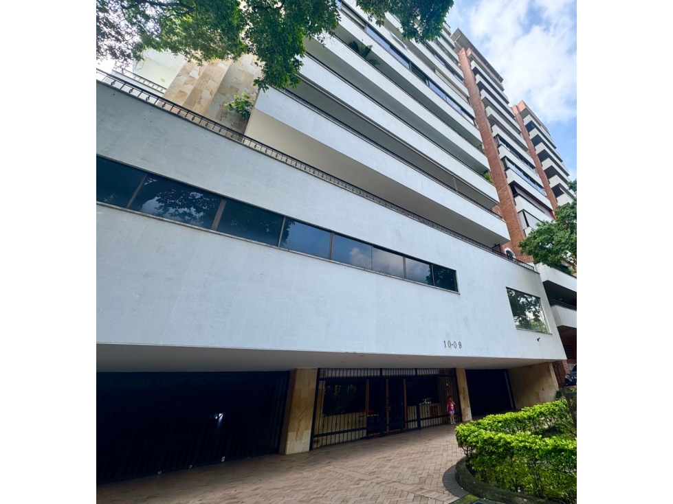 VENDO HERMOSO APARTAMENTO EN EL OESTE 403m2