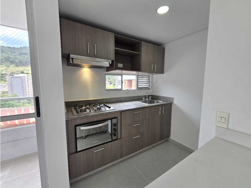 VENDO HERMOSO APARTAMENTO EN ENVIGADO — foto 3