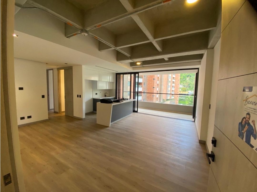 VENDO HERMOSO APARTAMENTO EN ENVIGADO CERCA AL MALL TERRACINA