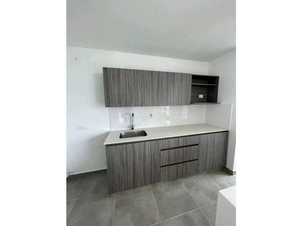 VENDO HERMOSO APARTAMENTO EN ITAGUI SECTOR SURAMERICA — foto 4