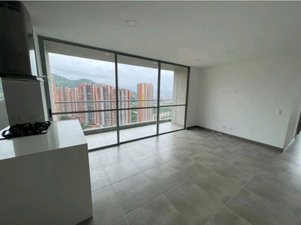 VENDO HERMOSO APARTAMENTO EN ITAGUI SECTOR SURAMERICA — foto 5