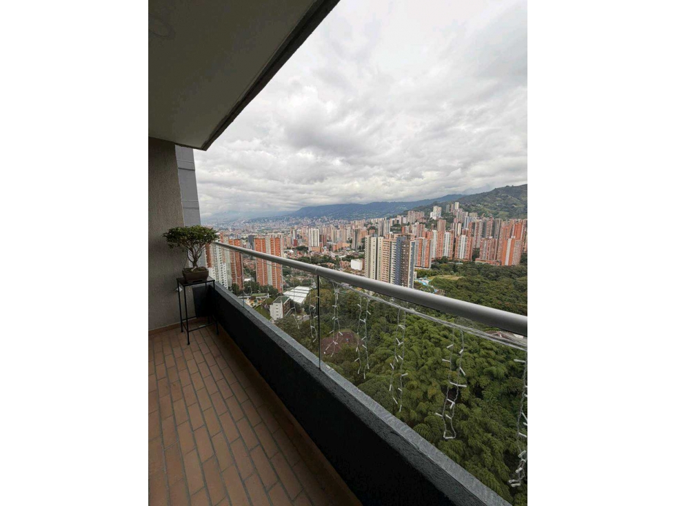 VENDO HERMOSO APARTAMENTO EN SABANETA SECTOR LOMA PAN DE AZÚCAR U/C