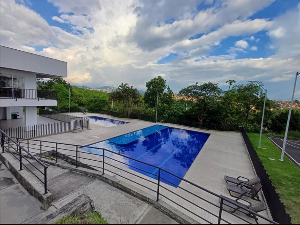VENDO HERMOSO APARTAMENTO MUY CERCA AL AEROPUERTO