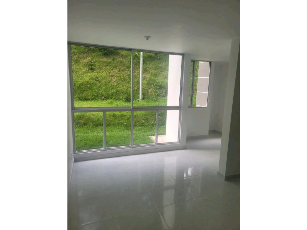 VENDO HERMOSO APARTAMENTO MUY CERCA AL AEROPUERTO — foto 3