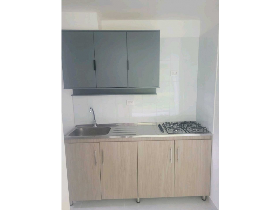 VENDO HERMOSO APARTAMENTO MUY CERCA AL AEROPUERTO — foto 5
