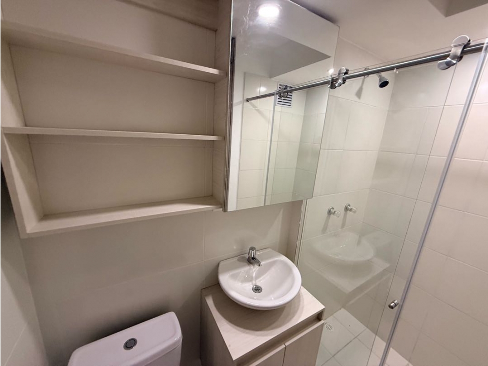 VENDO HERMOSO APARTAMENTO REMODELADO — foto 3