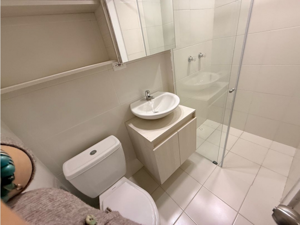 VENDO HERMOSO APARTAMENTO REMODELADO — foto 4