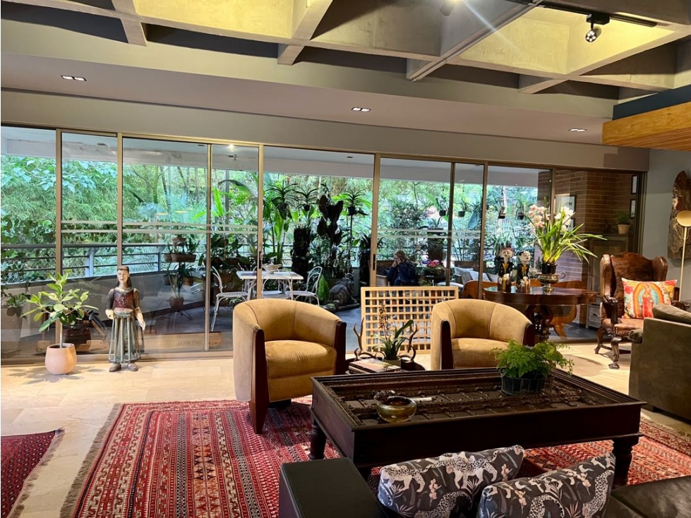 VENDO HERMOSO APARTAMENTO RODEADO DE VERDE Y QUEBRADAS!