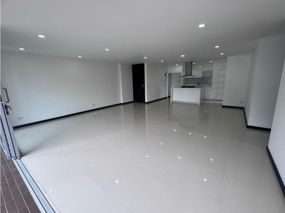 VENDO HERMOSO APTO EN ENVIGADO. LOMA LAS BRUJAS. — foto 3