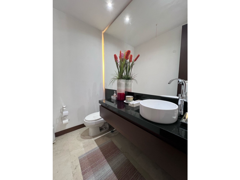 VENDO HERMOSO APTO PISO BAJO CON TERRAZA Y BALCÓN EN LOS BALSOS. — foto 4