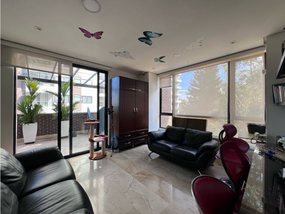 VENDO HERMOSO APTO PISO BAJO CON TERRAZA Y BALCÓN EN LOS BALSOS. — foto 5