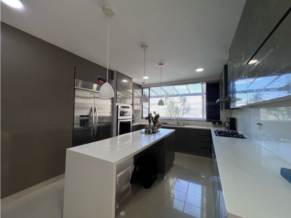 VENDO HERMOSO APTO PISO BAJO CON TERRAZA Y BALCÓN EN LOS BALSOS. — foto 6