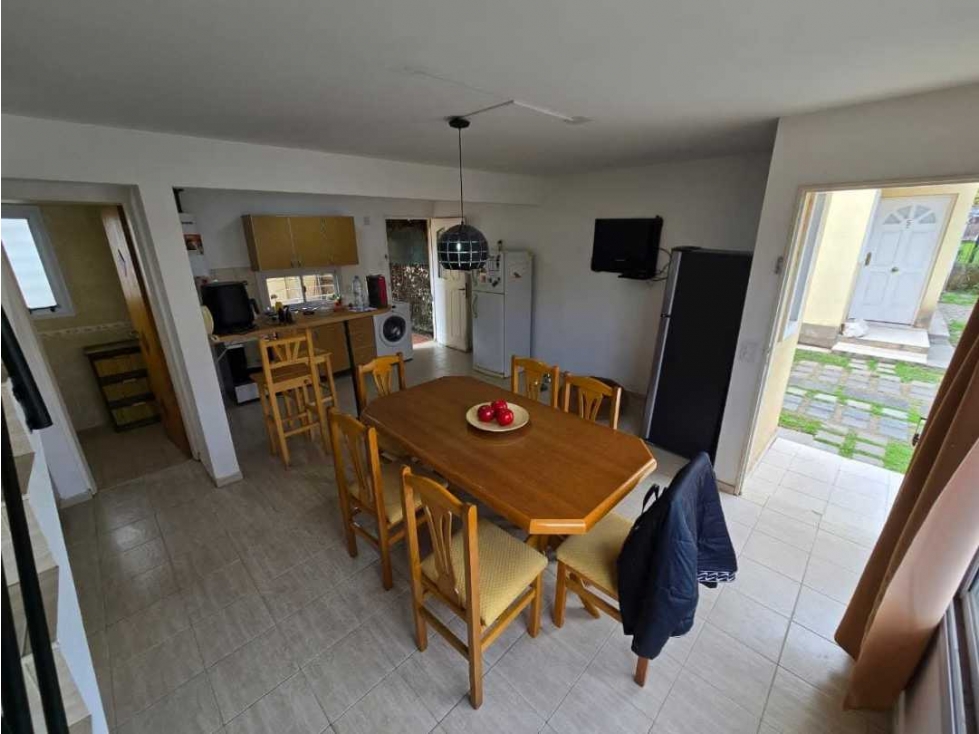 Vendo hermoso dúplex ubicado a 200 m de la avenida amplio y cómodo - 1