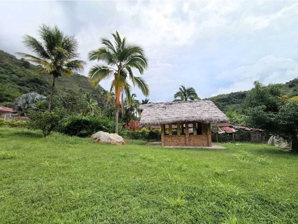 VENDO HERMOSO LOTE EN PACHO SECTOR EL CUCHARAL SE RECIBE VEHICULO - 3