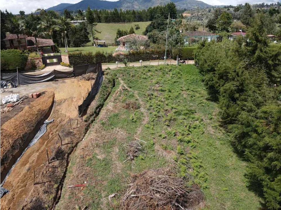 VENDO LOTE EN GUARNE A 25 MINUTOS DE JMC