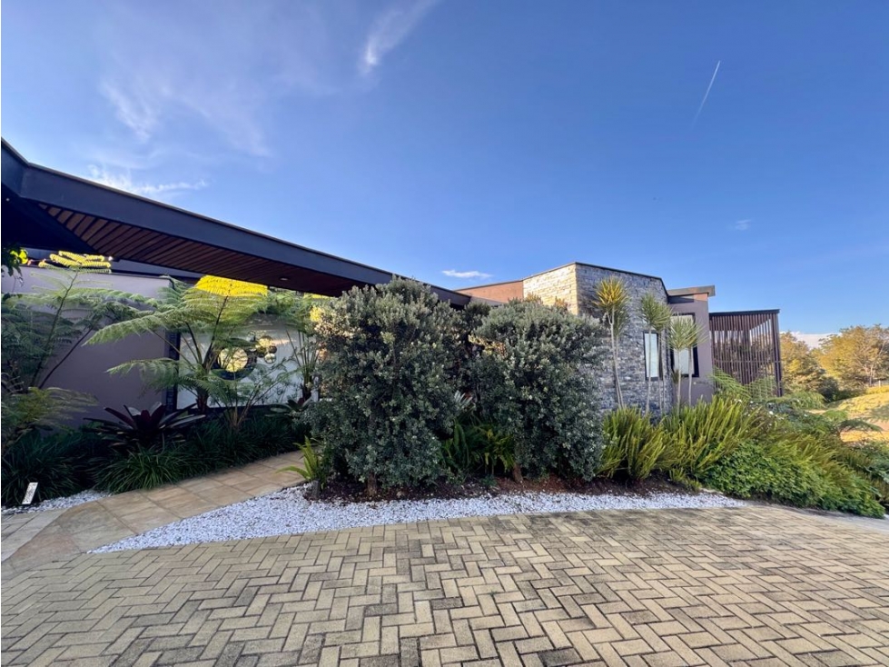 Vendo hermosísima casa Campestre vereda el Capiro, Rionegro