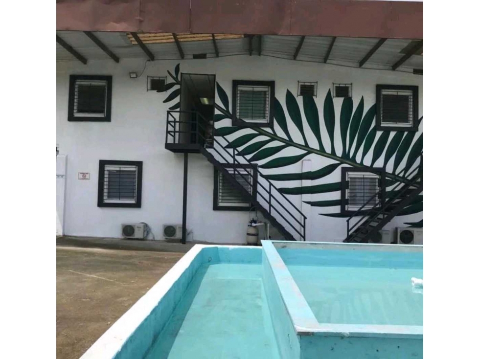 VENDO HOTEL CON LOCALES COMERCIALES EN METETI DARIEN OPERATIVO - 3