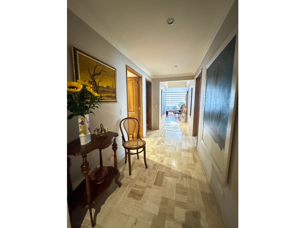 Vendo impecable apto clásico en Chicó arriba de la NQS — foto 2