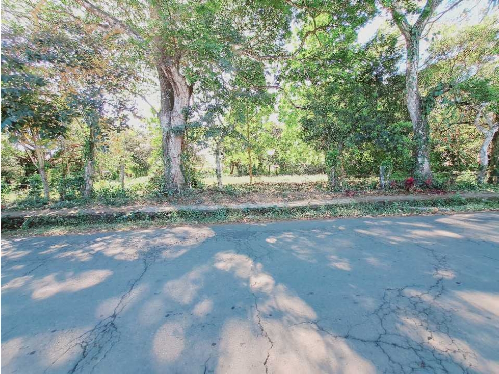 VENDO INCREÍBLE LOTE COMERCIAL - 2