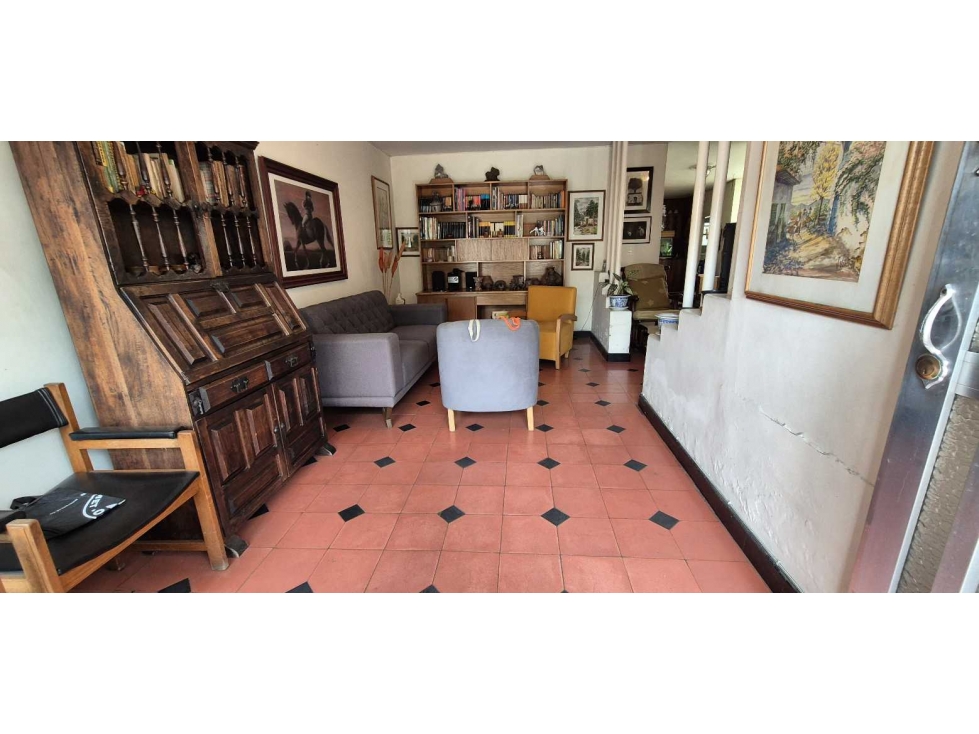 VENDO LAURELES SURAMERICANA 2 CASAS BIFAMILIARES 8 ALCOBAS 7 BAÑOS — foto 2
