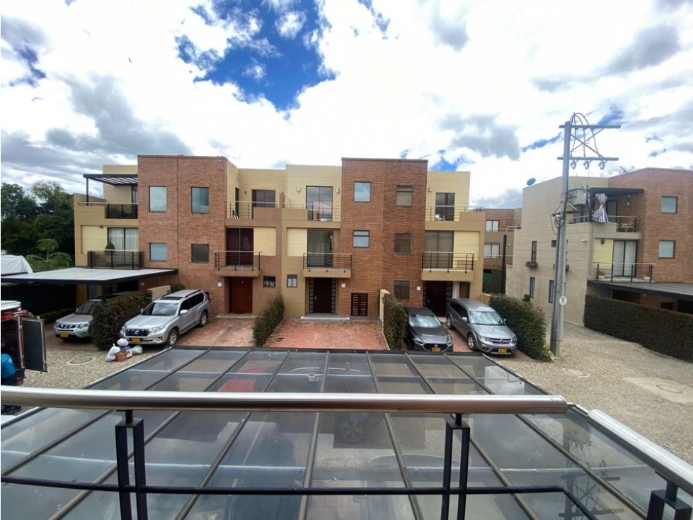 Oportunidad, vendo linda casa , con renta adicional