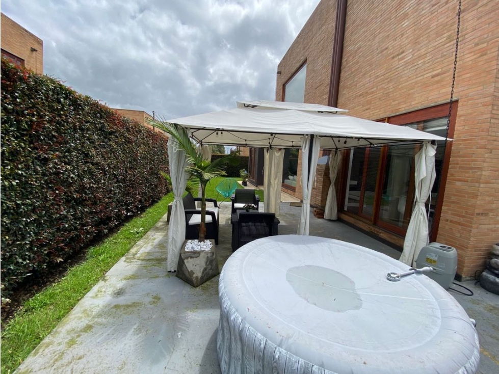 Vendo linda casa con dos alcobas en primer piso. Club house. — foto 3