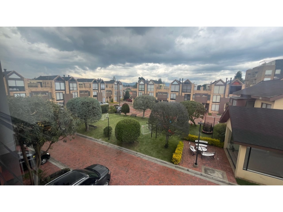Vendo linda casa. Excelente ubicación