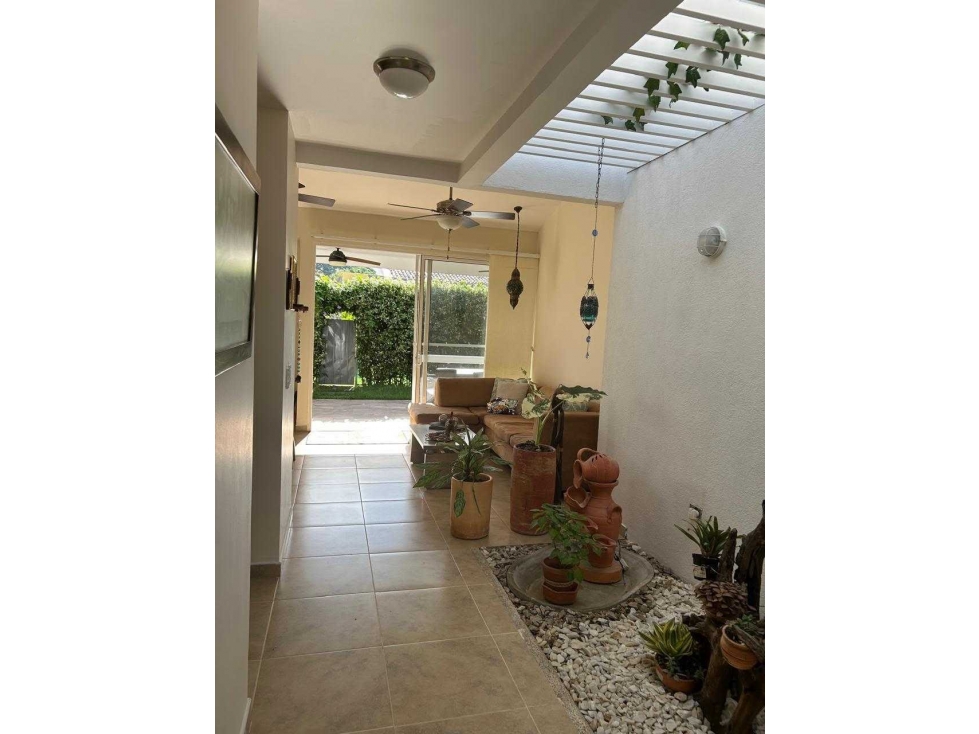 VENDO LINDA CASA AZUCENAS DEL CASTILLO JAMUNDICQ