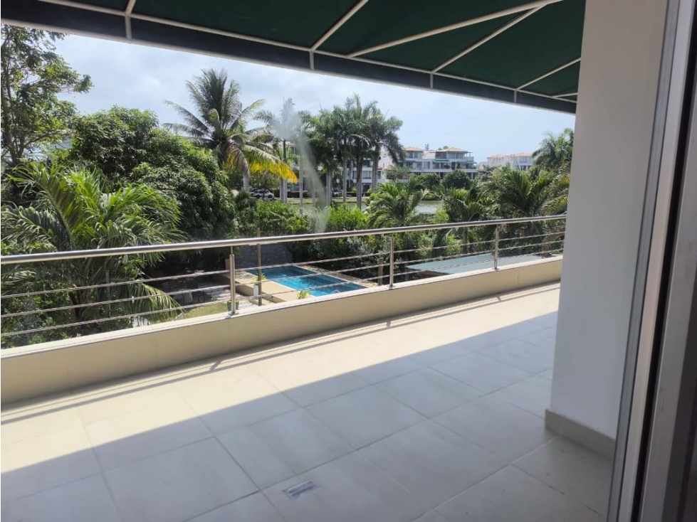 En Cartagena VENDO hermoso apartamento vista al lago en Laguna Club