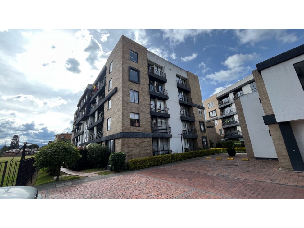 Vendo lindo apartamento con excelente vista y ubicación.