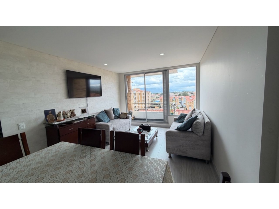 Vendo lindo apartamento esquinero amplio. Excelente ubicación — foto 2