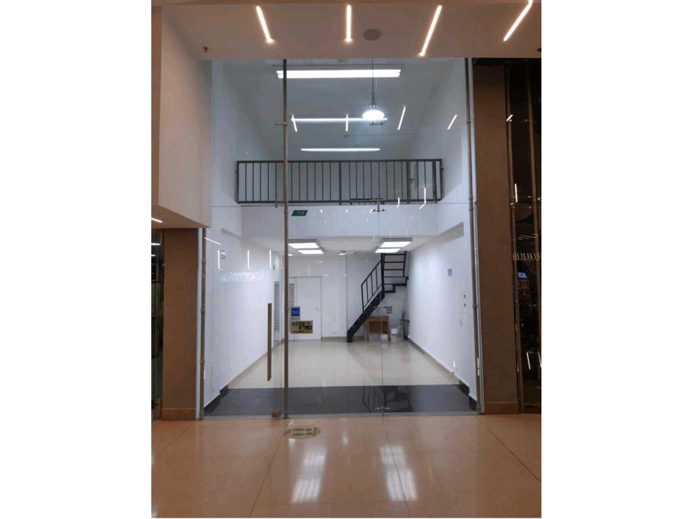 Vendo local 55 m2 C.Cial. Metropolis piso 2 con Mezzanine ubicado
