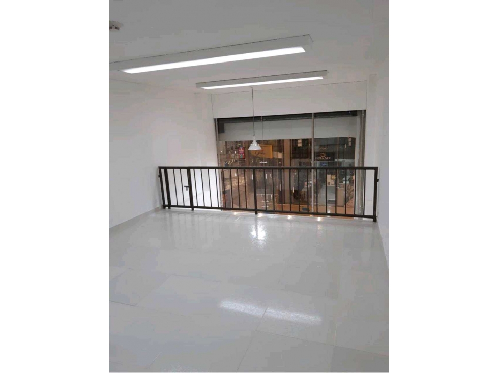 Vendo local 55 m2 C.Cial. Metropolis piso 2 con Mezzanine ubicado — foto 6