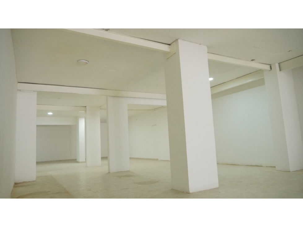 VENDO LOCAL COMERCIAL EN ALTO PRADO — foto 3