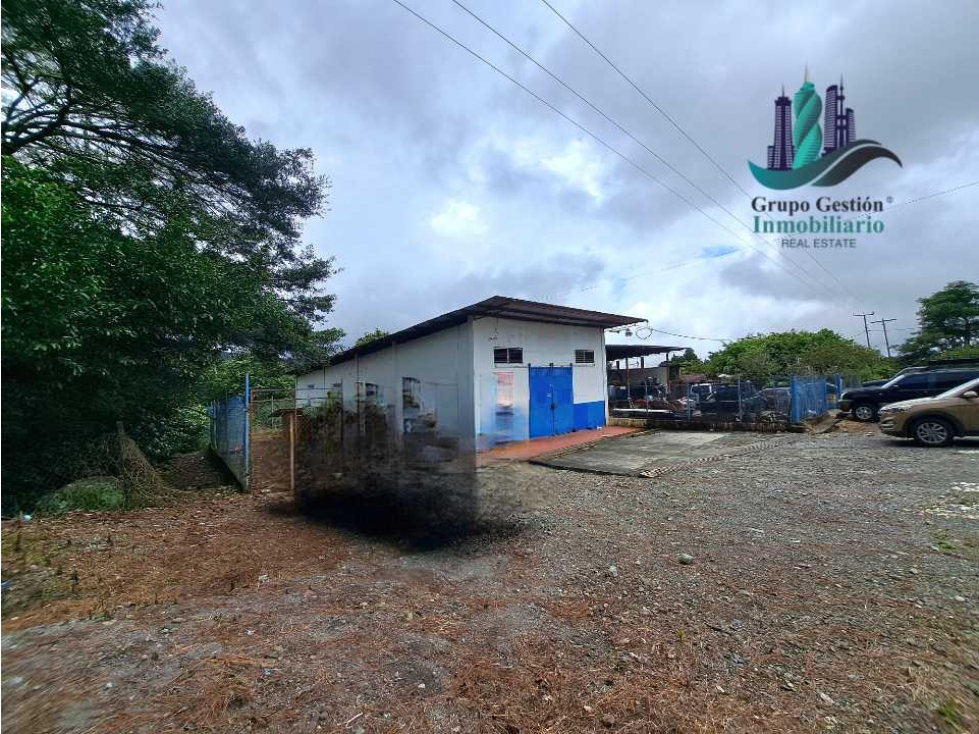VENDO LOCAL COMERCIAL EN BOQUETE - 2