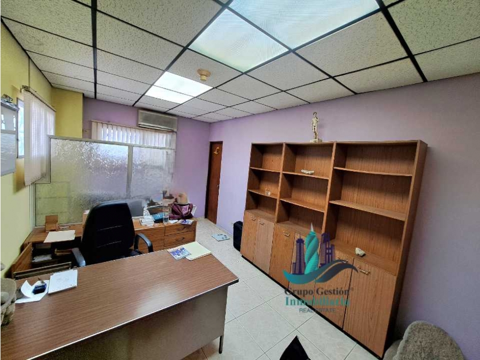 VENDO LOCAL COMERCIAL EN EDIFICIO MEDICO - 2