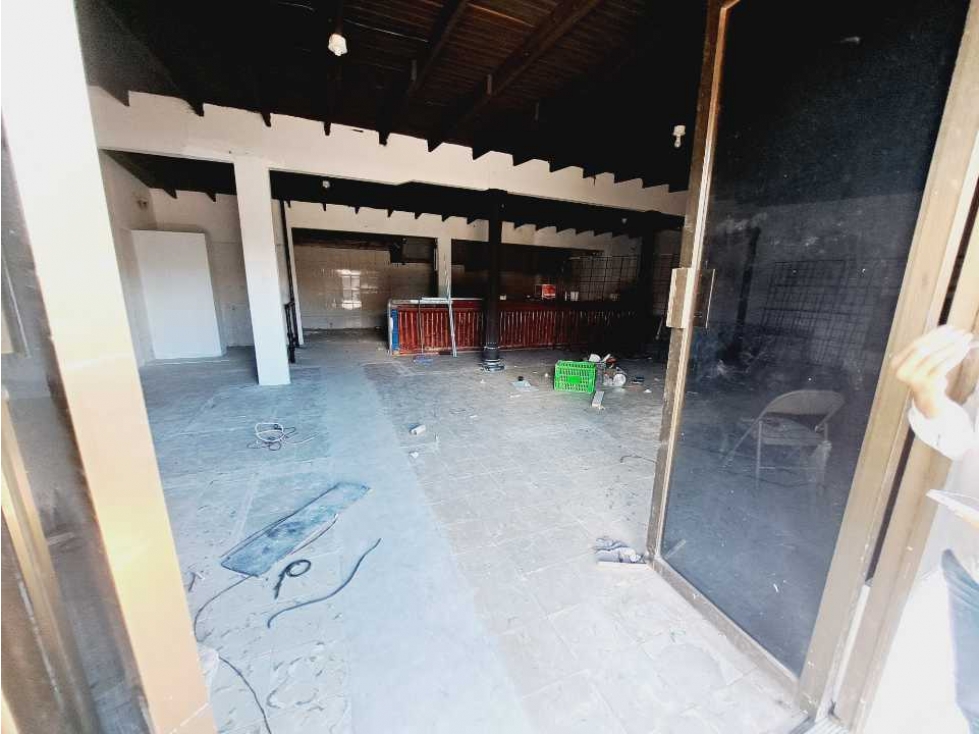 VENDO/ ALQUILO LOCAL COMERCIAL EN ESQUINA CON BODEGA - 5