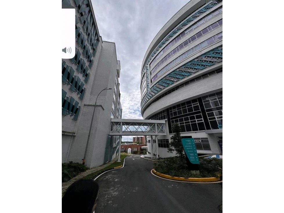 VENDO LOCAL COMERCIAL EN LA CLINICA CENTRAL DEL EJE — foto 3