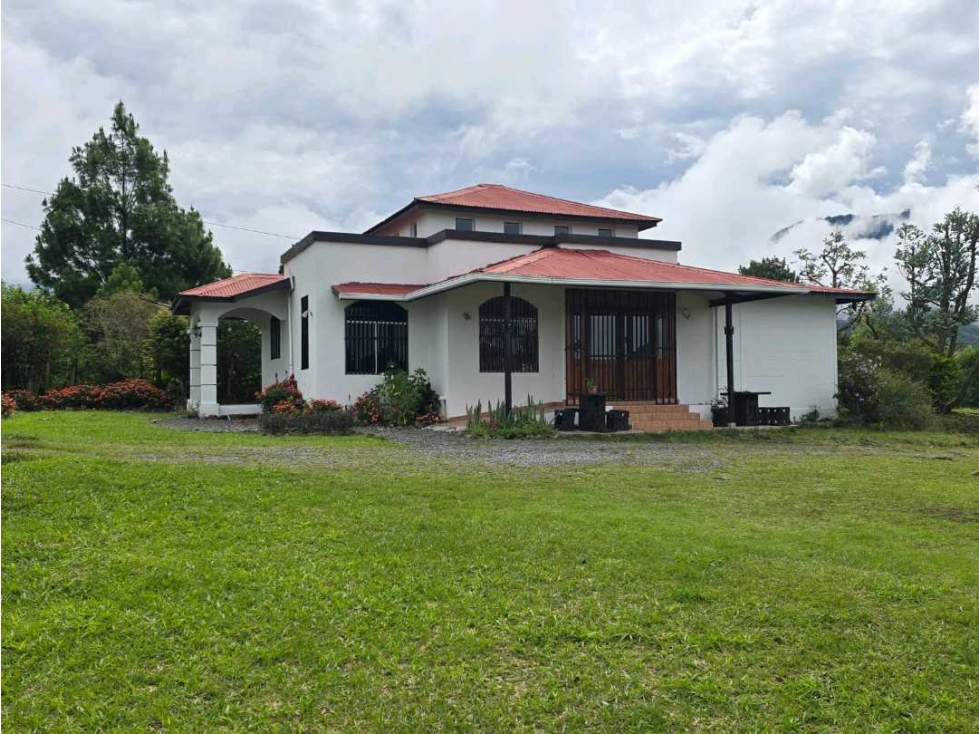 VENDO LOCAL COMERCIAL EN VOLCAN VIA PRINCIPAL 950mts2, - 1