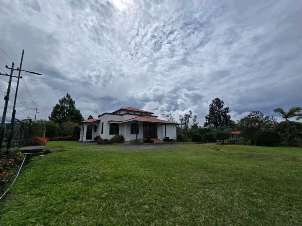 VENDO LOCAL COMERCIAL EN VOLCAN VIA PRINCIPAL 950mts2, - 3