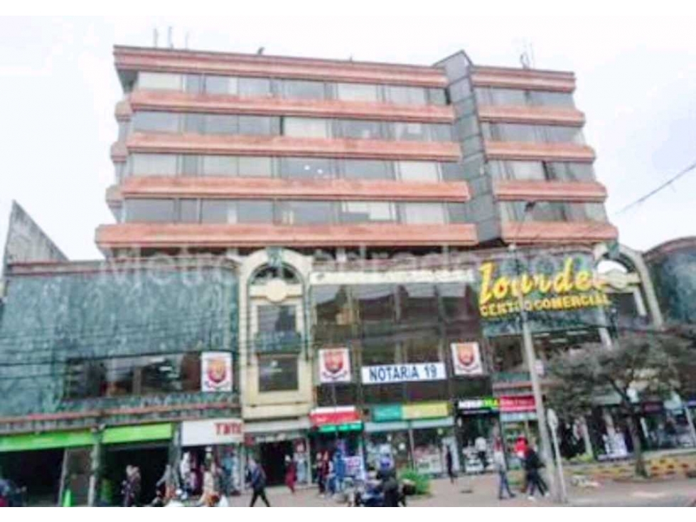 VENDO LOCAL EN EL CENTRO COMERCIAL LOURDES — foto 2