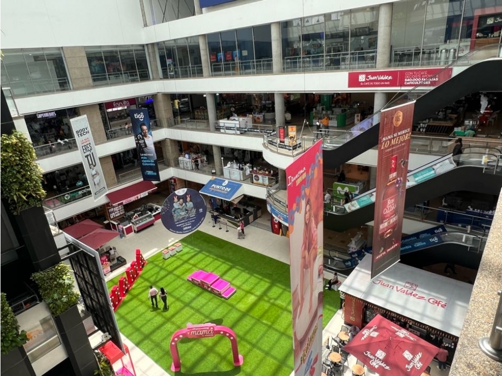 Vendo local en estratégico centro comercial de la ciudad de Pereira — foto 2