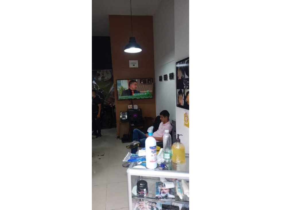 Vendo local sector Maraya - 1